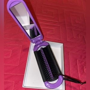 Brush/mirror